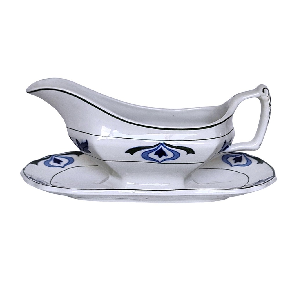 Vintage Old English Gravy Boat Underplate Royal Winton Grimwades Burslem England - Picture 1 of 6